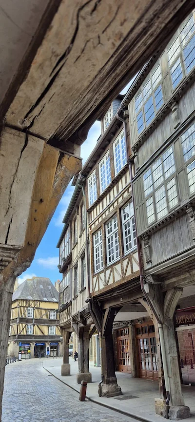maison à colombage dinan bretagne